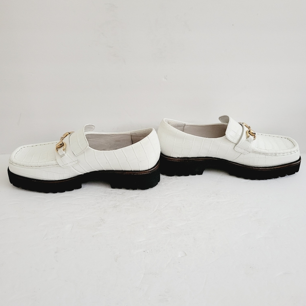 New INTENNTENTIONALLY BLANK Women’s Loafer White Croc Embossed Leather, Size 9 - Picture 2 of 9